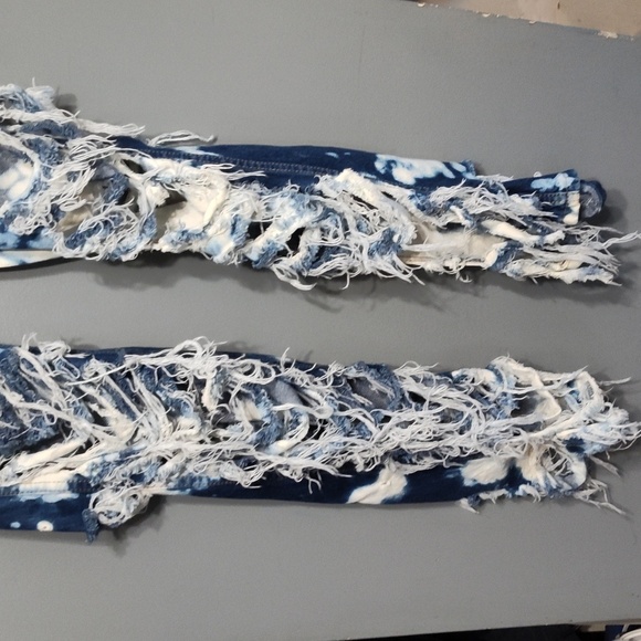 Calvin Klein jeans beyond distressed extreme distressed size8 highrise - Picture 2 of 12